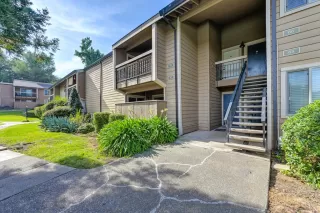 Photo #3: 225137172 Listing