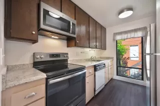 Photo #5: 225137748 Listing