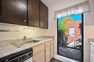 Photo #6: 225137748 Listing