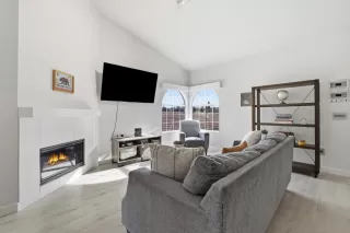 Photo #3: 225137854 Listing