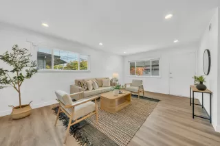 Photo #3: 225137888 Listing