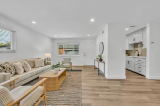 Photo #4: 225137888 Listing