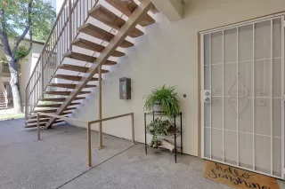 Photo #3: 225138494 Listing