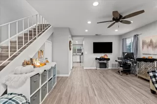 Photo #2: 225138506 Listing