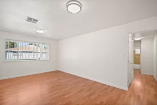 Photo #2: 225138846 Listing