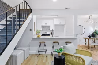 Photo #6: 225138861 Listing