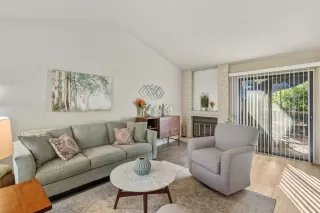 Photo #5: 225138970 Listing