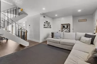 Photo #4: 225139050 Listing