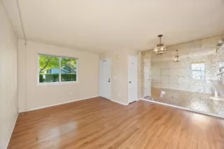 Photo #4: 225139092 Listing