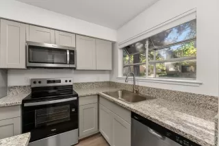 Photo #4: 225139219 Listing 