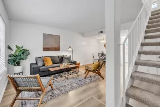 Photo #2: 225139330 Listing