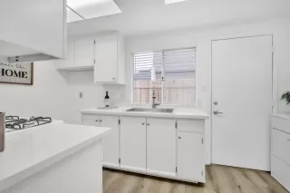 Photo #5: 225139330 Listing