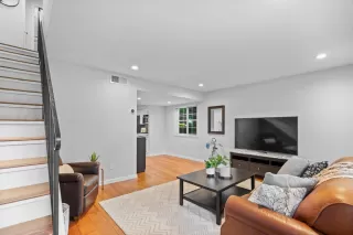 Photo #5: 225139465 Listing