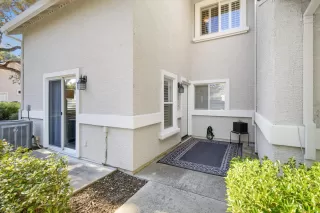 Photo #2: 225139817 Listing