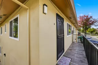 Photo #5: 225140062 Listing