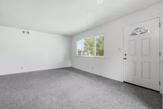 Photo #6: 225140062 Listing