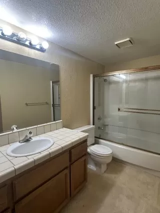 Photo #3: 225140119 Listing