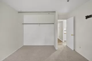 Photo #5: 225140584 Listing