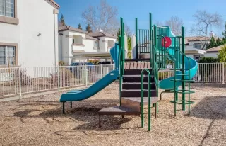 Photo #4: 225140758 Listing