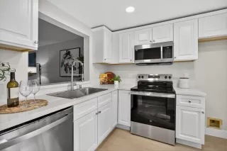 Photo #2: 225141071 Listing 