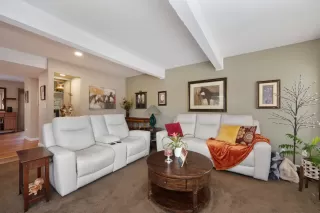 Photo #5: 225141094 Listing