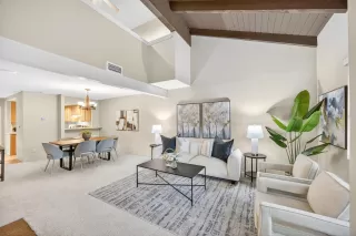 Photo #4: 225141357 Listing