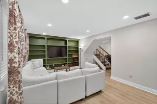 Photo #3: 225141803 Listing