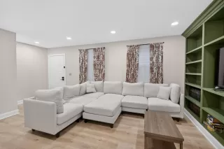 Photo #4: 225141803 Listing