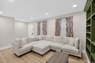 Photo #6: 225141803 Listing