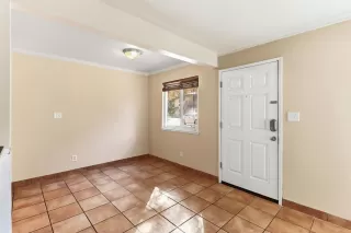 Photo #5: 225141841 Listing