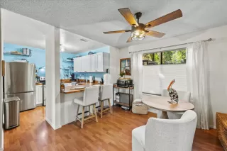 Photo #4: 225142128 Listing