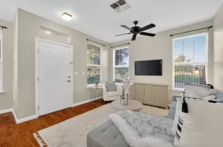 Photo #2: 225142397 Listing