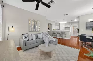 Photo #3: 225142397 Listing