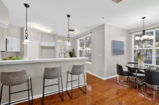 Photo #4: 225142397 Listing