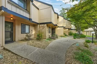 More Details about MLS # 225142708 : 9118 MADISON GREEN LN #24