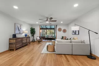 Photo #2: 225143053 Listing 