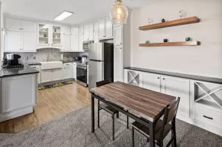 Photo #4: 225143402 Listing