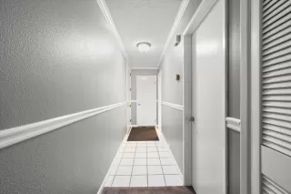 Photo #4: 225143747 Listing