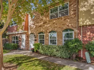 Photo #2: 225143773 Listing