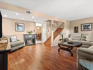 Photo #4: 225143773 Listing