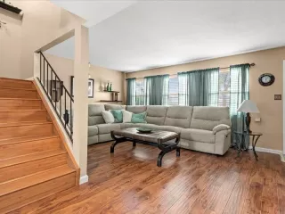 Photo #6: 225143773 Listing