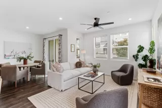 Photo #2: 225143885 Listing