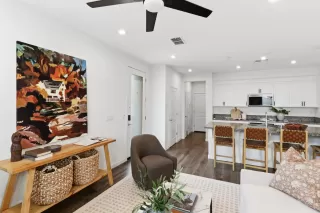 Photo #3: 225143885 Listing