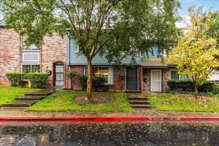 OAK KNOLL TOWNHOMES Condos for Sale