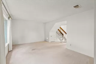 Photo #4: 225144007 Listing 