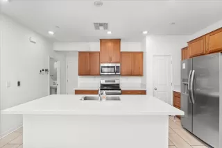 Photo #5: 225144133 Listing