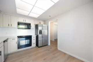 Photo #5: 225144474 Listing