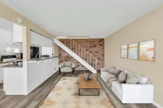 Photo #6: 225144647 Listing