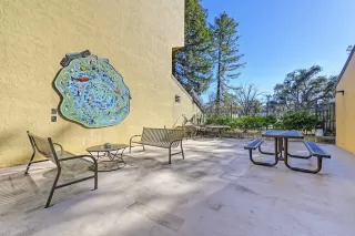 Photo #2: 225144668 Listing