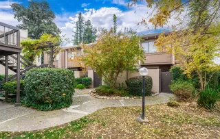 Photo #3: 225144782 Listing